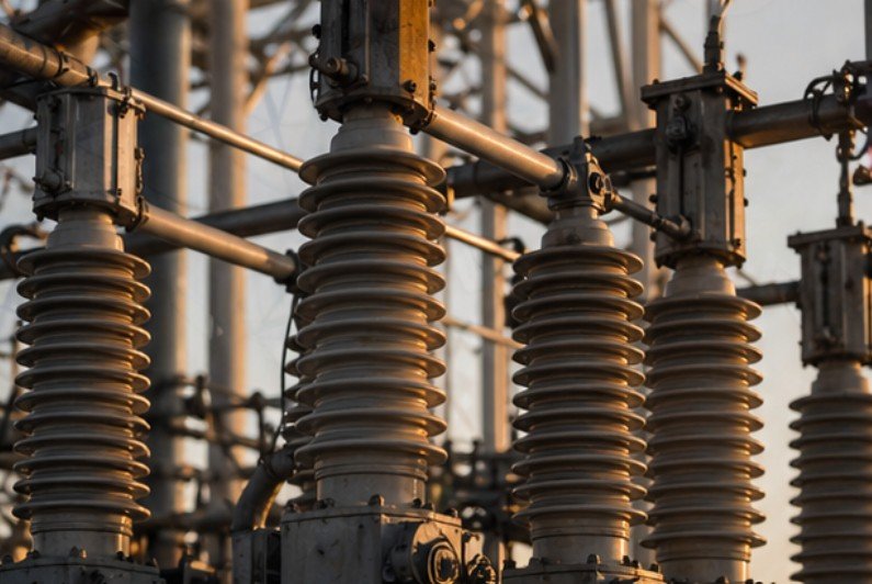 High-voltage substation transmission grid